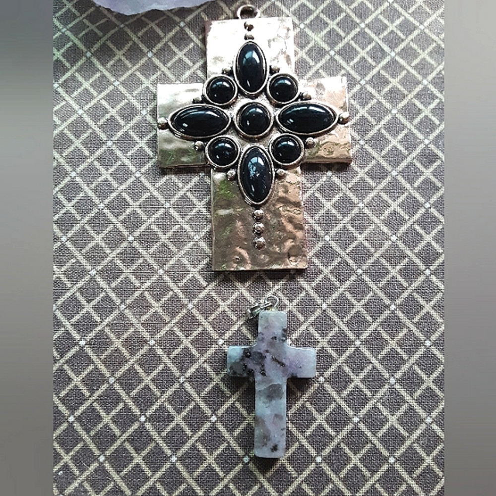 Stone cross pendant & copper toned decorative cross ornament with blk beads.